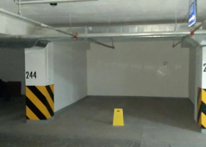 Gabriela & Marjan Luxury Self Check-in Flatiron