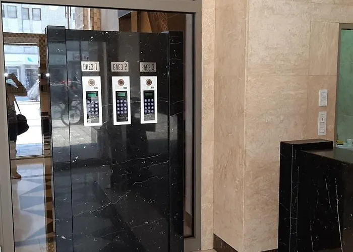 Gabriela & Marjan Luxury Self Check-in Flatiron